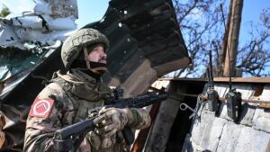 Окруженные в Красноармейске украинские военные начали сдаваться в плен