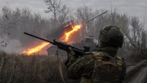 Минобороны сообщило об окружении военных ВСУ у вокзала Покровска