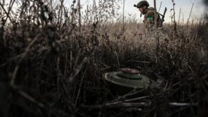 Эксперт раскрыл причину отказа Украины от демилитаризованной зоны в Донбассе