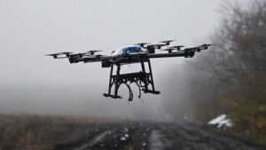 Жители Харьковской области ножницами борются с оптоволоконными дронами ВСУ