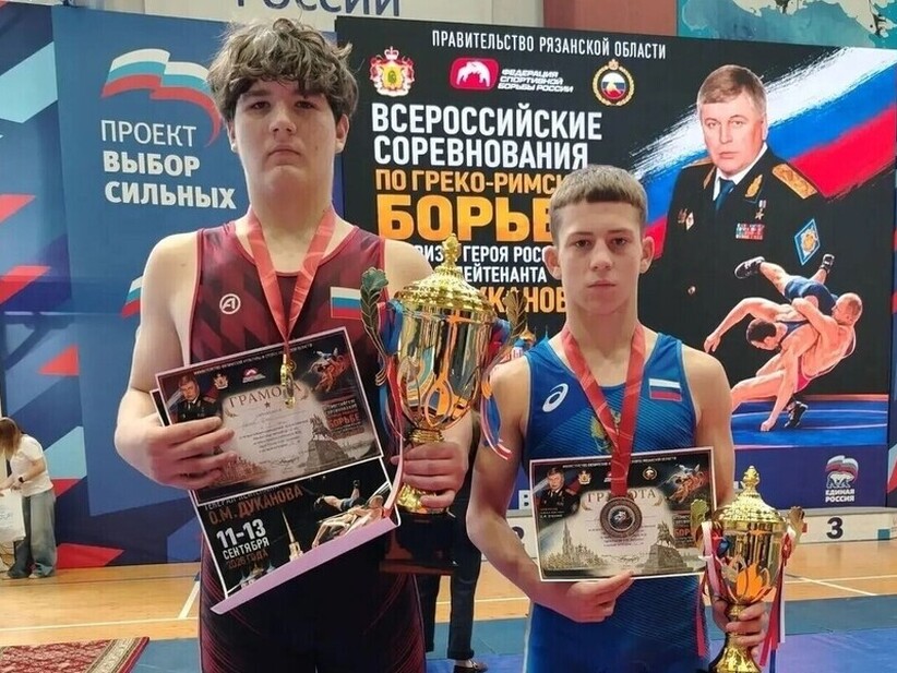 Кузнецкие борцы одержали золотую и бронзовую победу на всероссийском турнире в Рязани